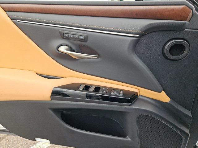 new 2025 Lexus ES 350 car, priced at $48,175