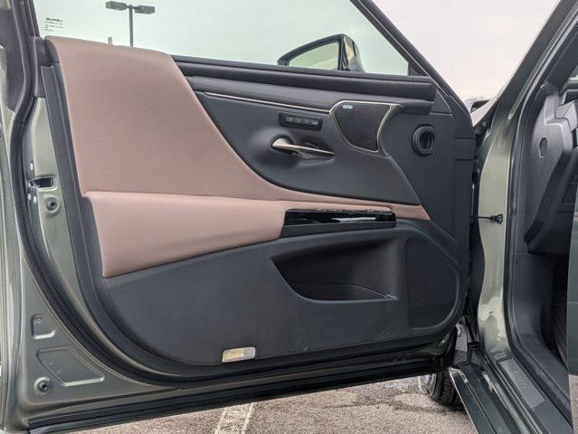 new 2025 Lexus ES 350 car, priced at $56,269