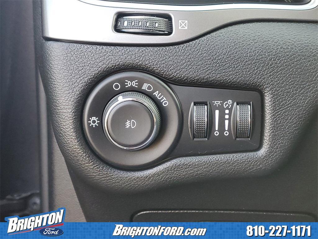 used 2019 Jeep Cherokee car, priced at $15,400