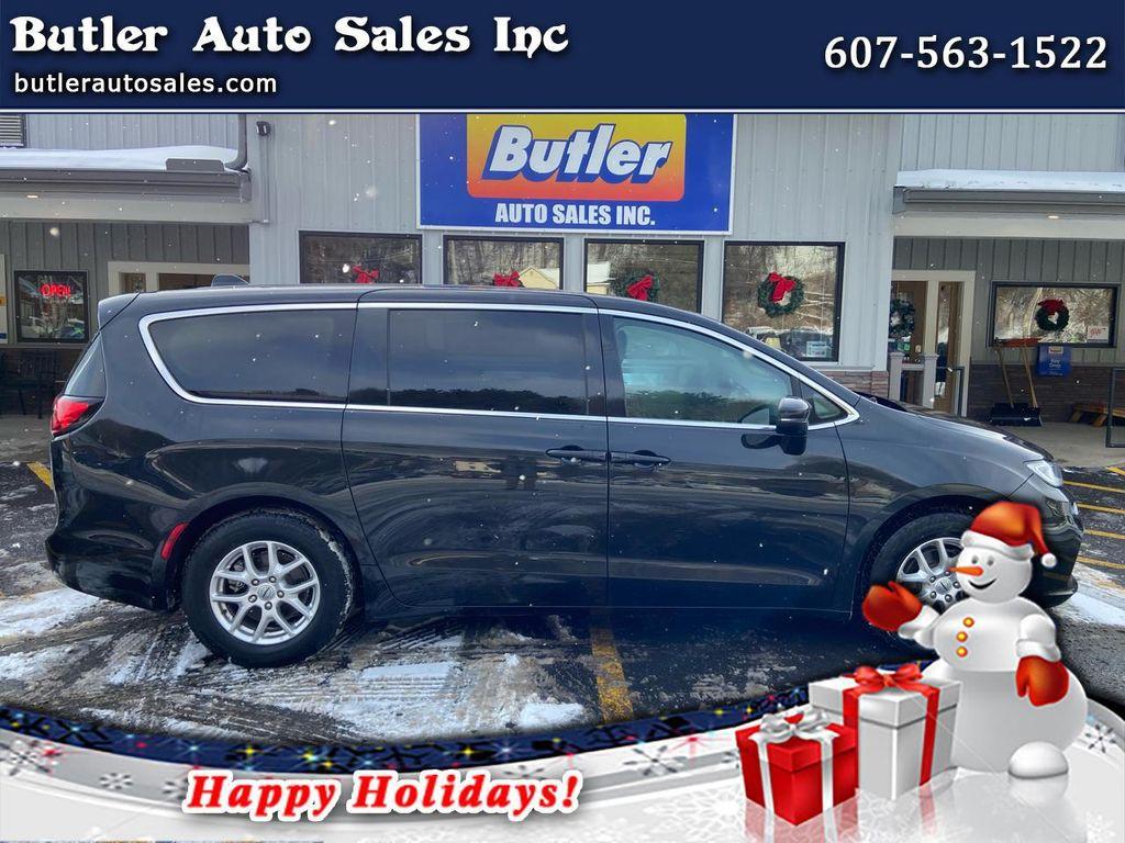 used 2023 Chrysler Pacifica car, priced at $25,975