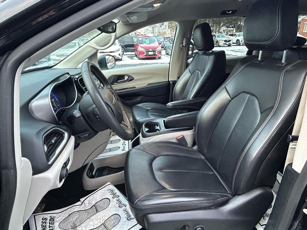 used 2023 Chrysler Pacifica car, priced at $25,975