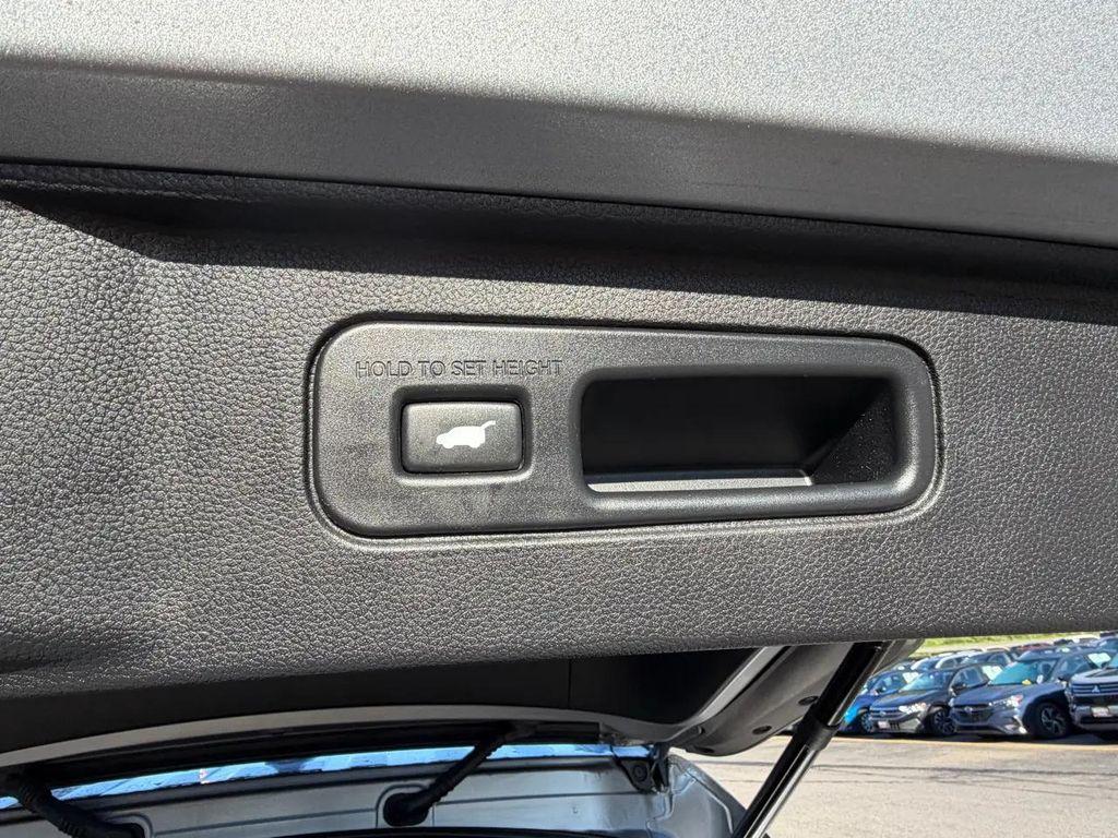 used 2025 Honda Pilot car, priced at $45,975
