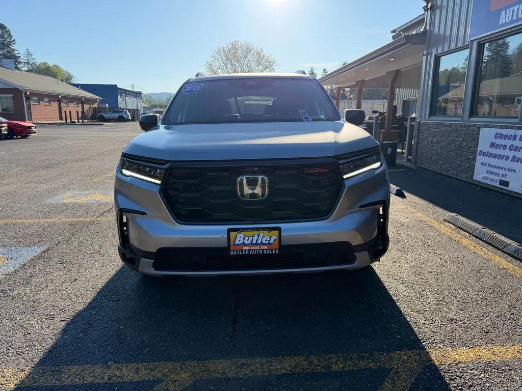 used 2025 Honda Pilot car, priced at $45,975