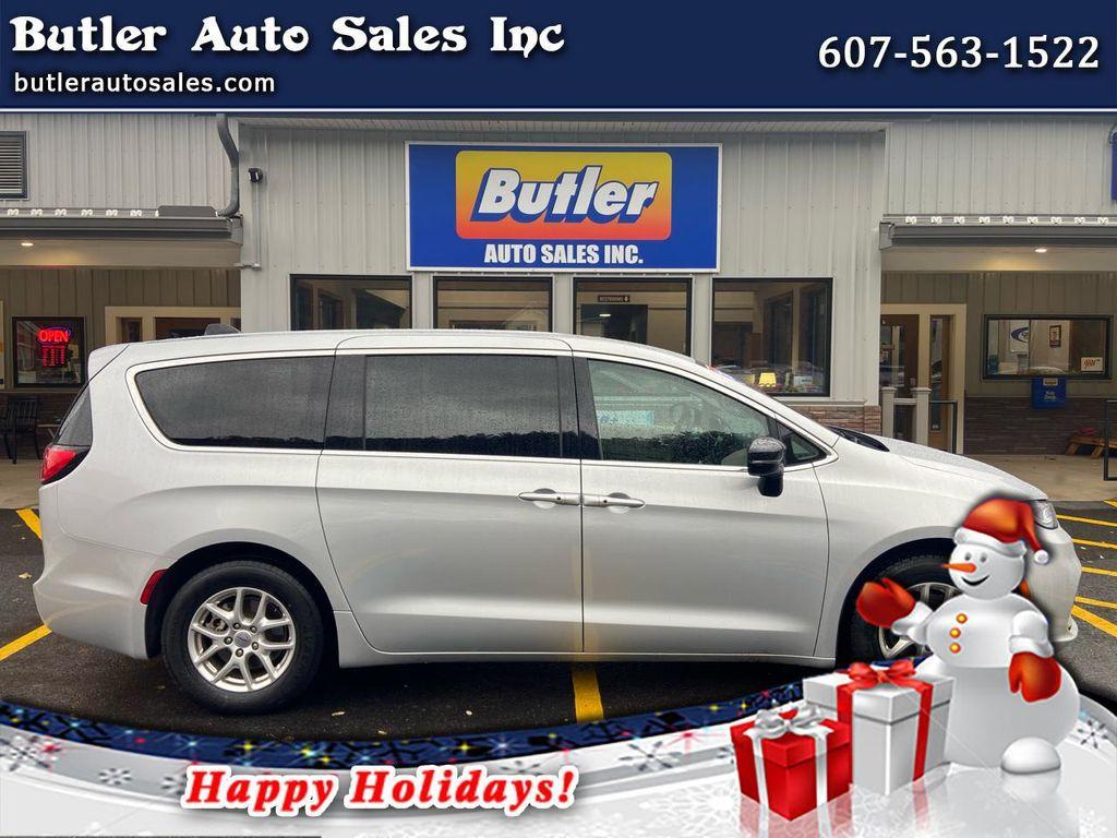 used 2024 Chrysler Pacifica car, priced at $29,975