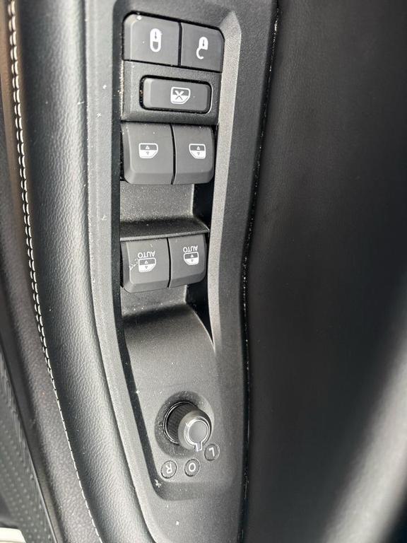 used 2023 Jeep Grand Cherokee car, priced at $32,975