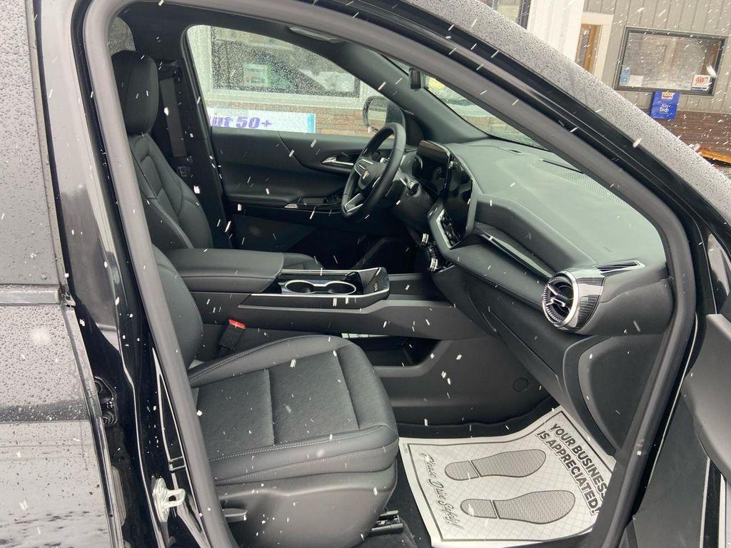 used 2025 Chevrolet Equinox car, priced at $28,475