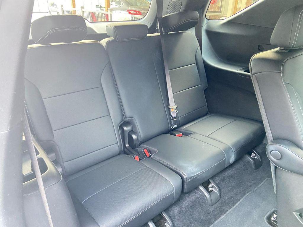 used 2025 Chevrolet Traverse car, priced at $39,975