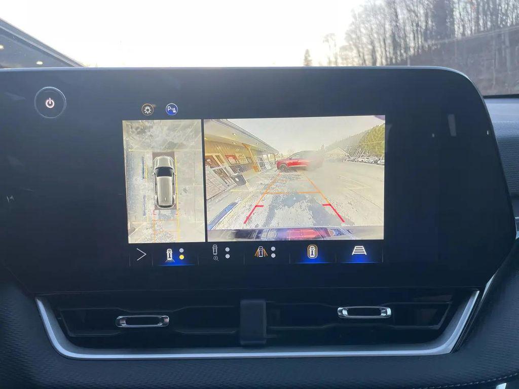 used 2025 Chevrolet Equinox car, priced at $27,475