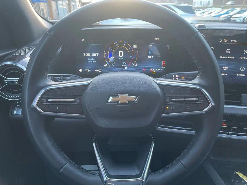 used 2025 Chevrolet Equinox car, priced at $27,475