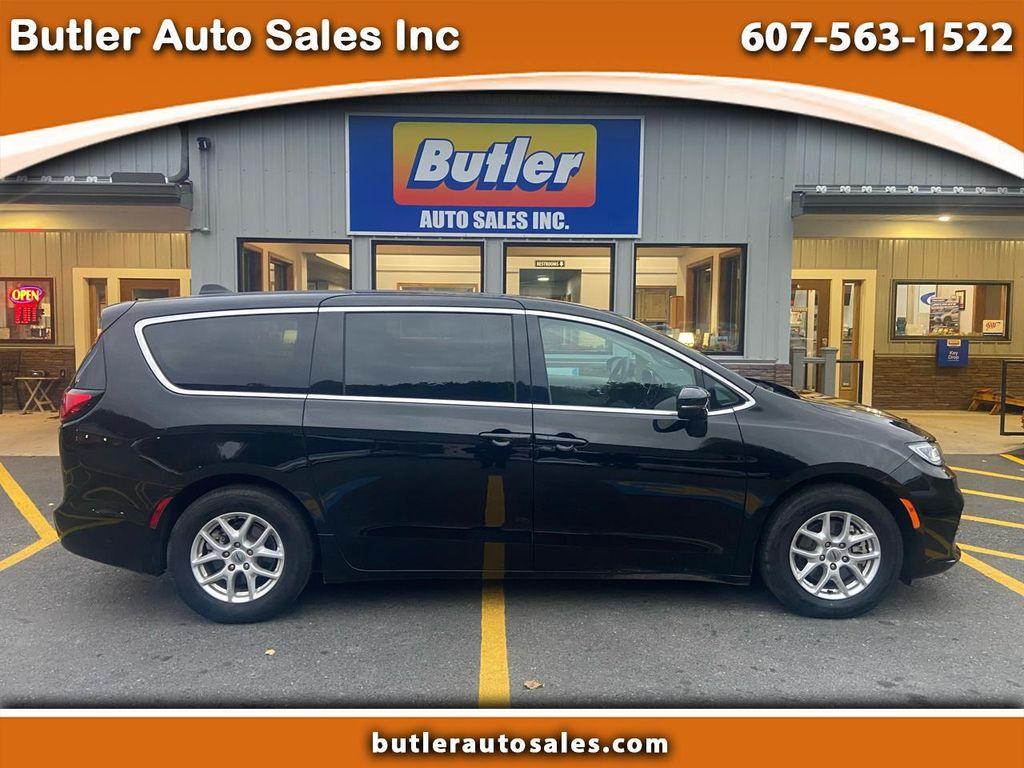 used 2024 Chrysler Pacifica car, priced at $29,975