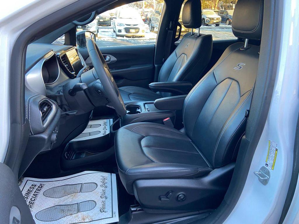 used 2024 Chrysler Pacifica car, priced at $38,975