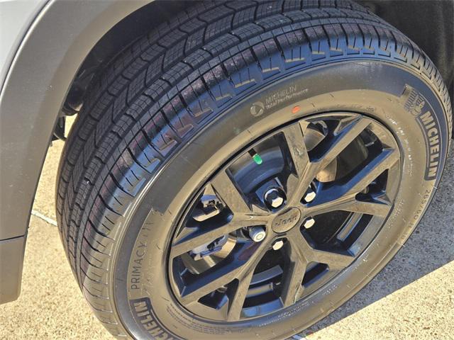 new 2025 Jeep Grand Cherokee car, priced at $41,985