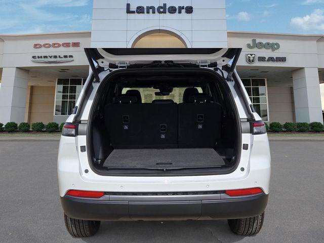 new 2026 Jeep Grand Cherokee car, priced at $45,930