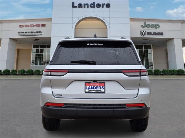 new 2025 Jeep Grand Cherokee car, priced at $43,080