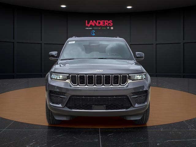 new 2026 Jeep Grand Cherokee car, priced at $40,000