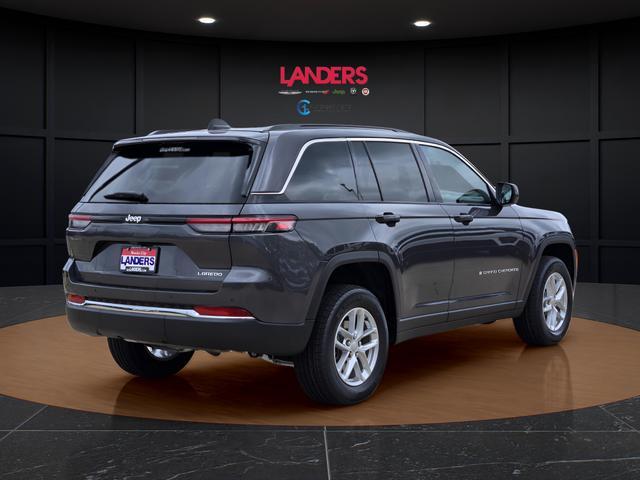 new 2026 Jeep Grand Cherokee car, priced at $40,000