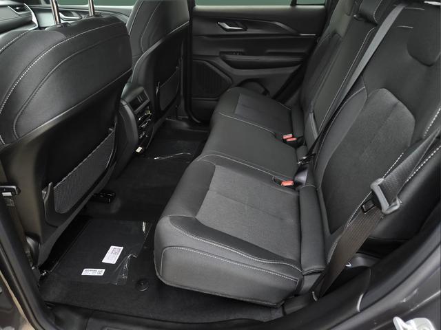 new 2026 Jeep Grand Cherokee car, priced at $40,000