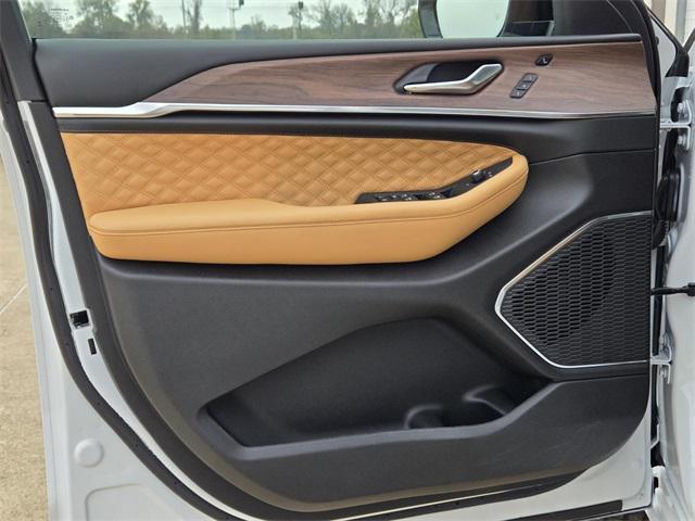 new 2025 Jeep Grand Cherokee car, priced at $55,730