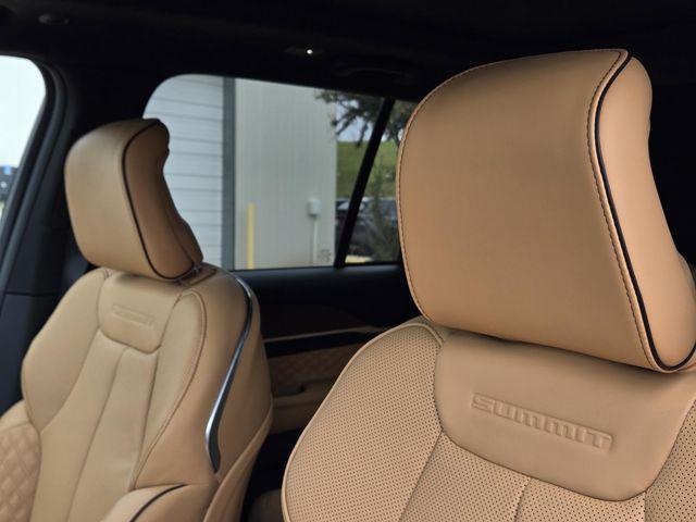 new 2025 Jeep Grand Cherokee car, priced at $58,230