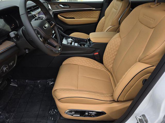 new 2025 Jeep Grand Cherokee car, priced at $58,230