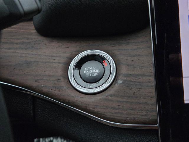 new 2025 Jeep Grand Cherokee car, priced at $58,230