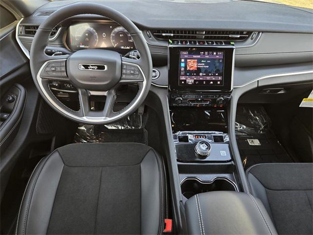 new 2025 Jeep Grand Cherokee car, priced at $42,580