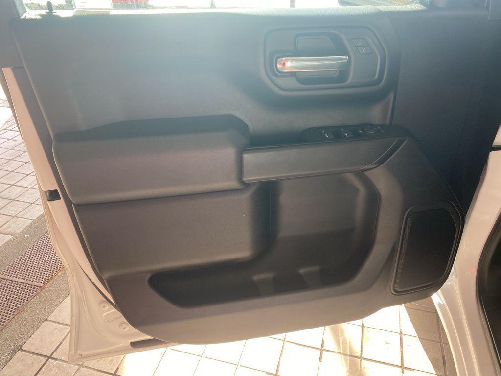 used 2022 Chevrolet Silverado 1500 car, priced at $30,999