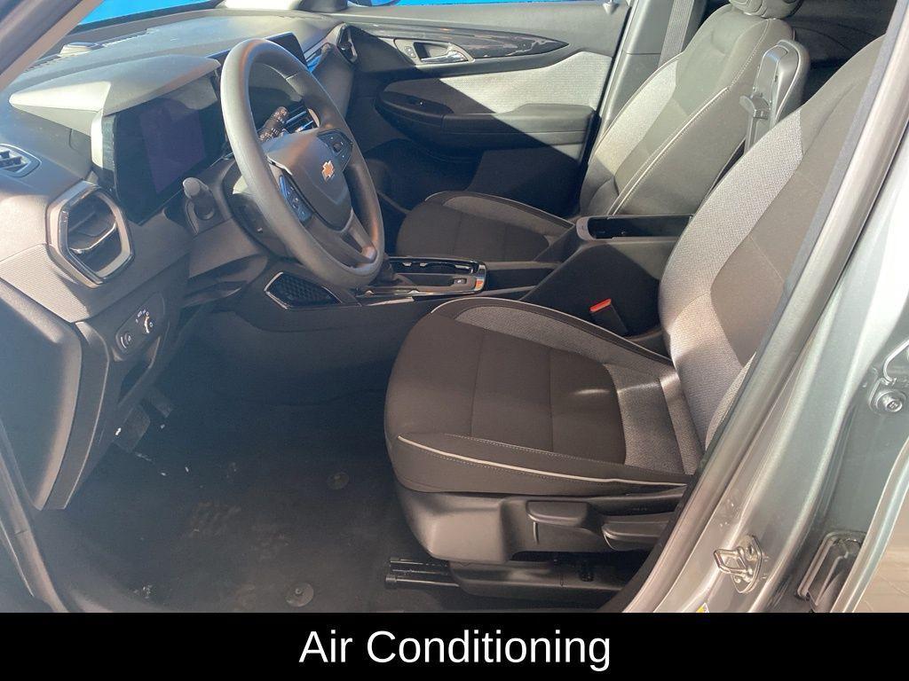 used 2025 Chevrolet TrailBlazer car, priced at $22,374