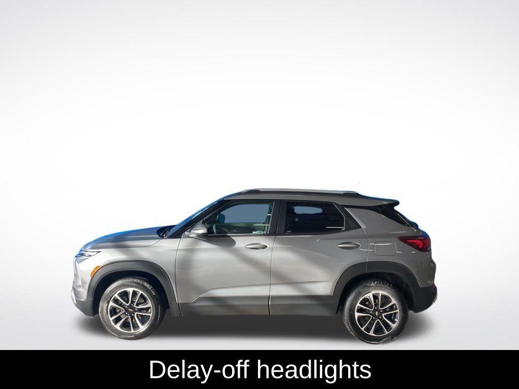 used 2025 Chevrolet TrailBlazer car, priced at $22,374