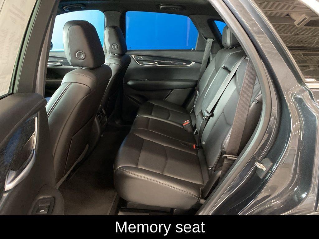 used 2022 Cadillac XT5 car, priced at $27,999