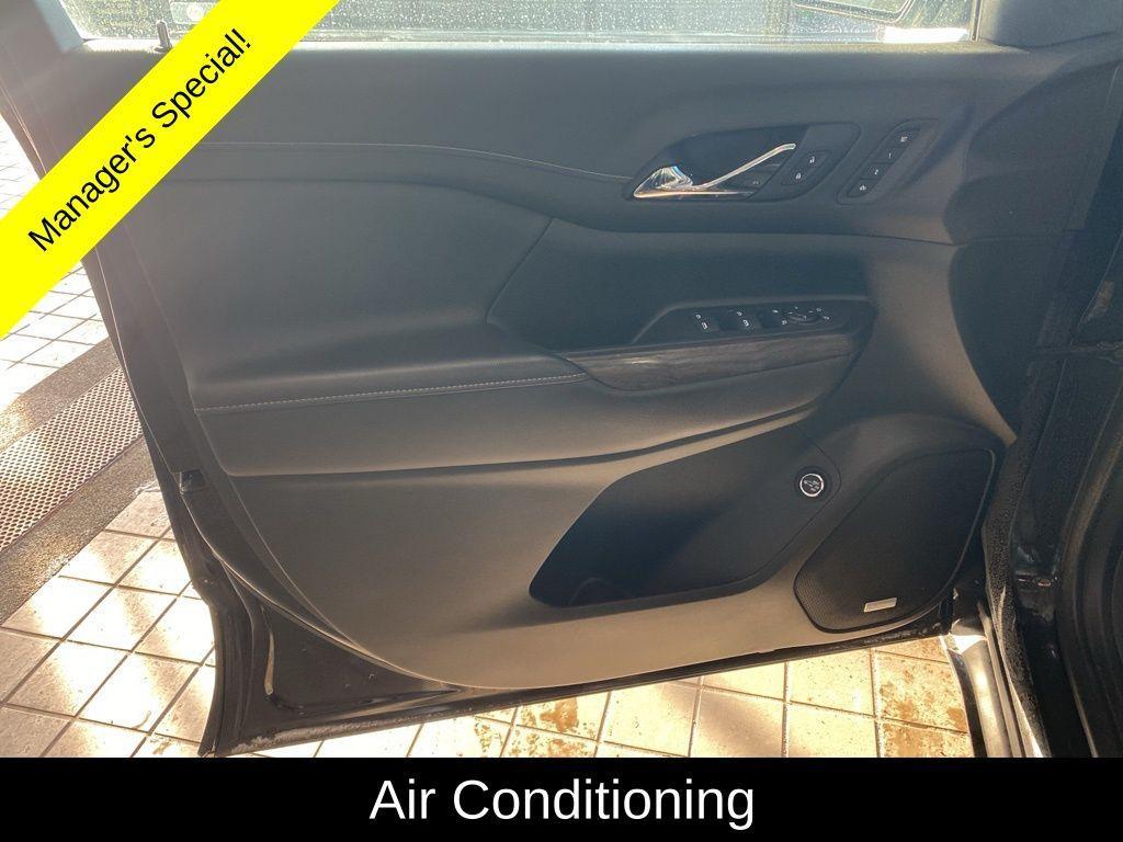 used 2023 GMC Acadia car, priced at $31,374