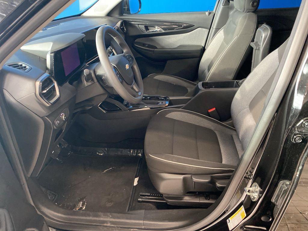 used 2025 Chevrolet TrailBlazer car, priced at $23,374