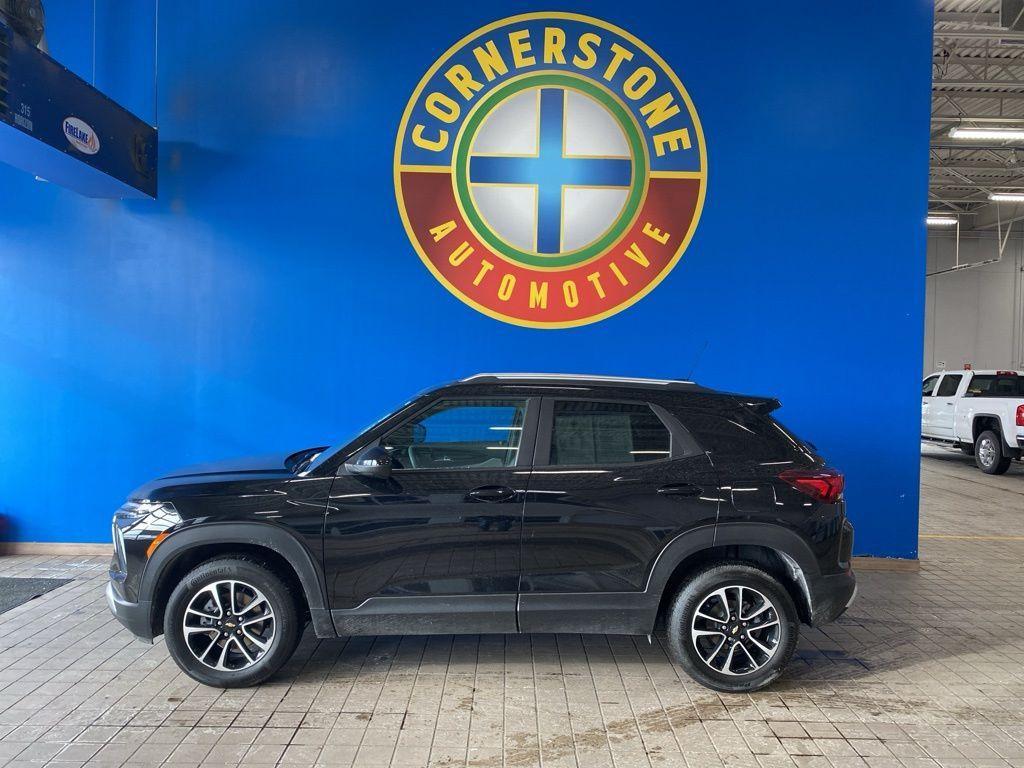 used 2025 Chevrolet TrailBlazer car, priced at $23,374