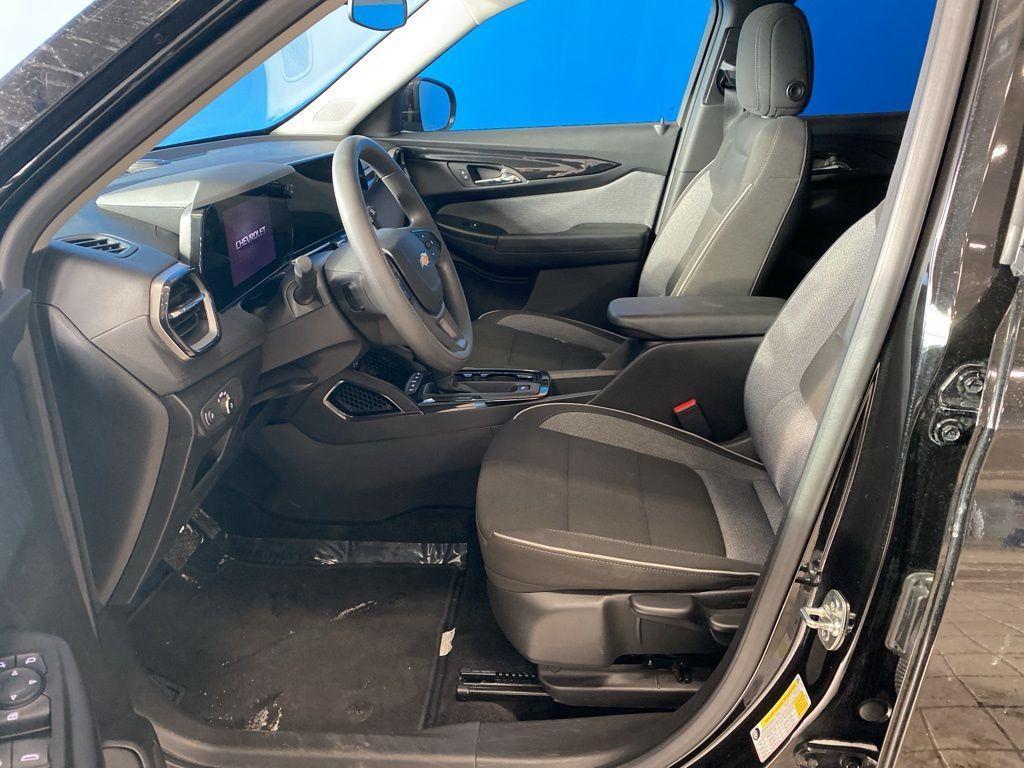 used 2025 Chevrolet TrailBlazer car, priced at $23,374