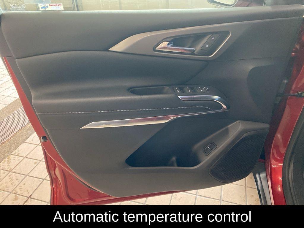 used 2024 Chevrolet Traverse car, priced at $36,999