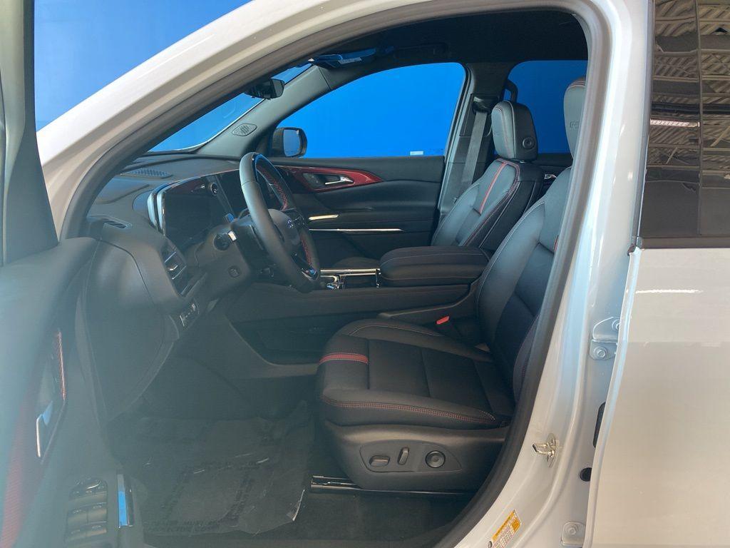 new 2026 Chevrolet Traverse car, priced at $53,667