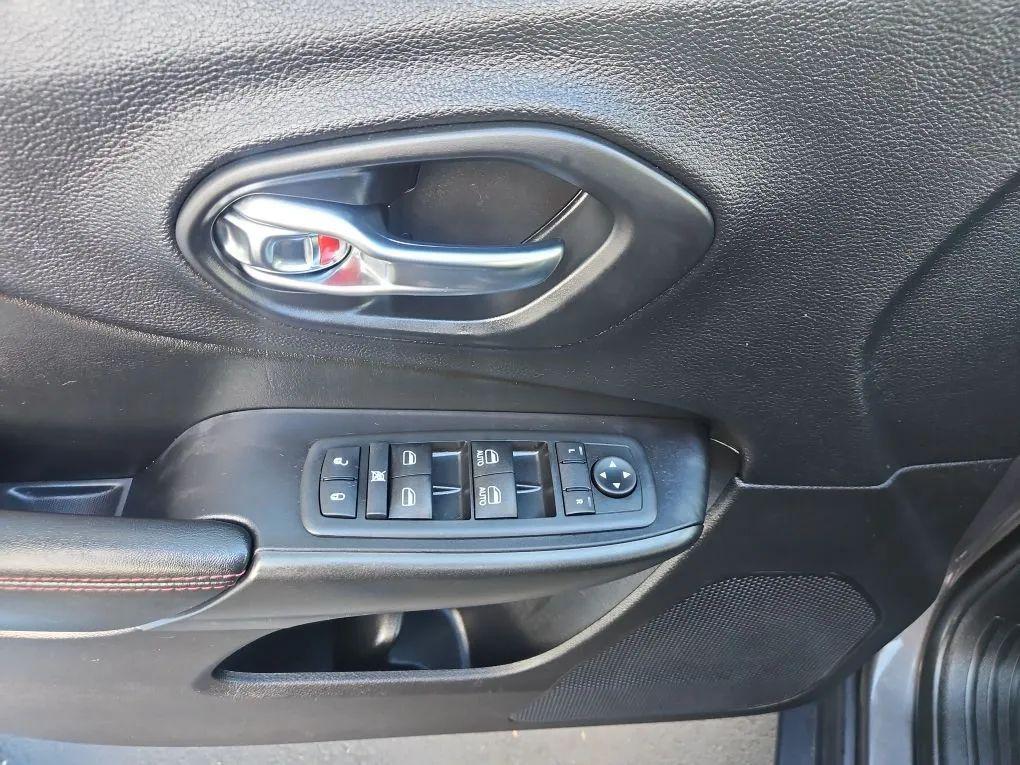 used 2020 Jeep Cherokee car, priced at $21,912