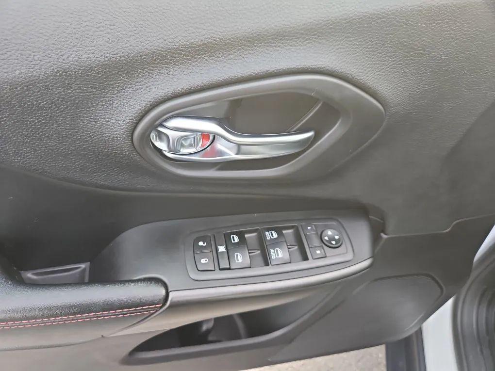 used 2020 Jeep Cherokee car, priced at $21,912