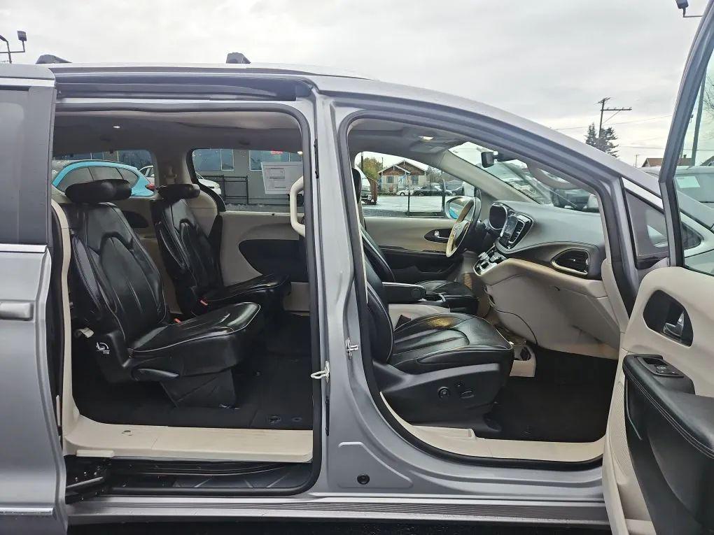 used 2020 Chrysler Pacifica car, priced at $18,981