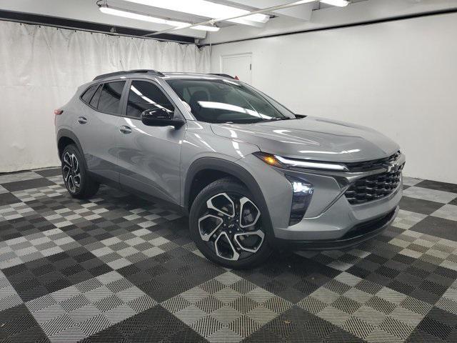 used 2025 Chevrolet Trax car, priced at $24,390