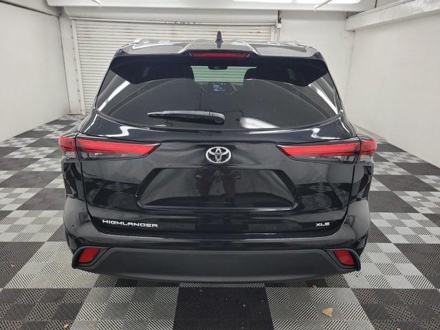 used 2022 Toyota Highlander car, priced at $32,290