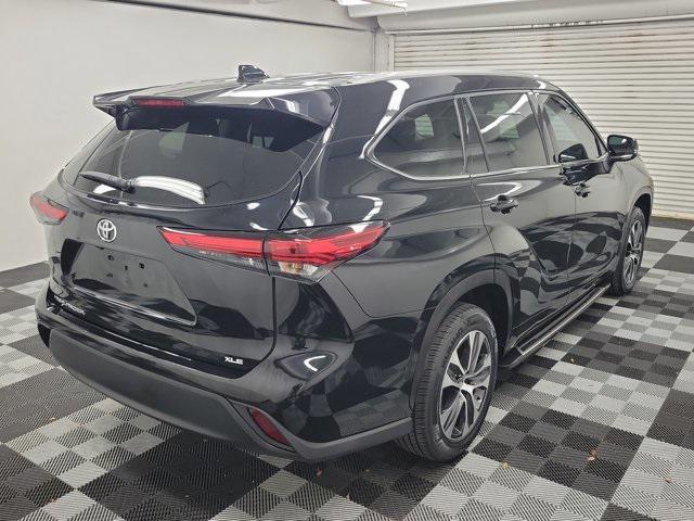 used 2022 Toyota Highlander car, priced at $32,290