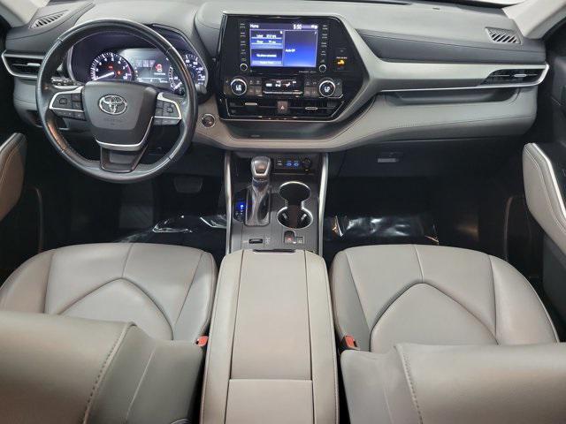 used 2022 Toyota Highlander car, priced at $32,290