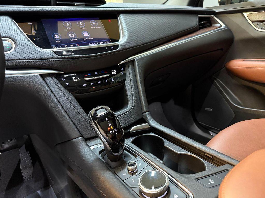 used 2022 Cadillac XT5 car, priced at $32,498