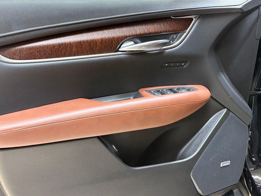 used 2022 Cadillac XT5 car, priced at $32,498