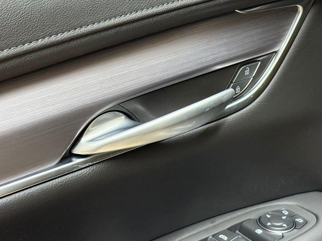 new 2025 Cadillac XT5 car, priced at $46,215