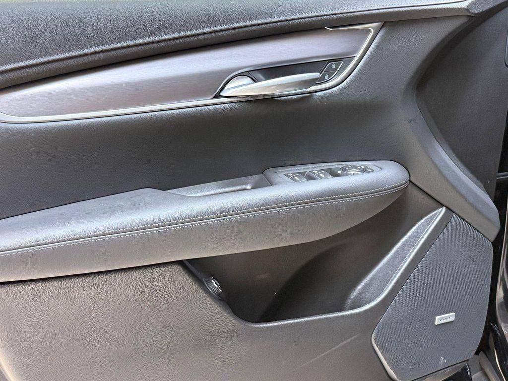 new 2025 Cadillac XT5 car, priced at $46,840