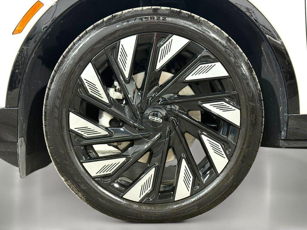 used 2025 Lincoln Nautilus car, priced at $55,997