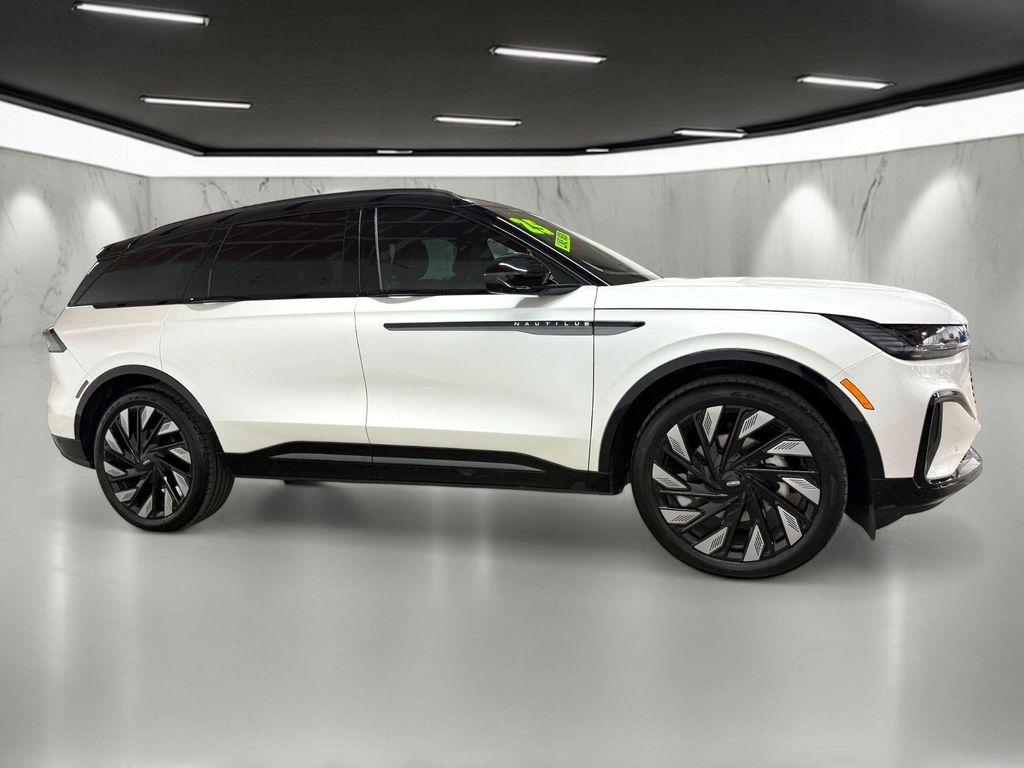 used 2025 Lincoln Nautilus car, priced at $55,997