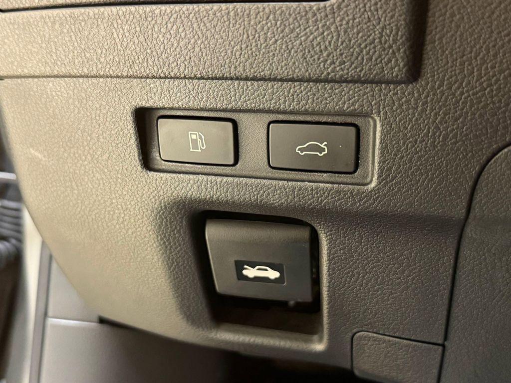 used 2020 Lexus ES 300h car, priced at $29,599